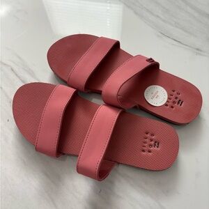 NEW Billabong Sandals